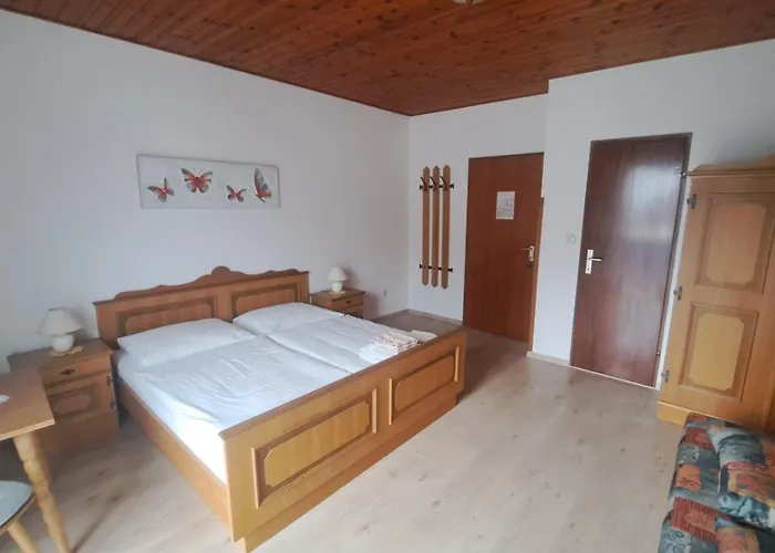 Dorfgasthof Und Fruehstueckspension Tiefenbacher Hotel Schwarzenbach an Der Golsen