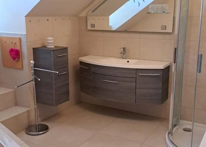 Dorfgasthof Und Fruehstueckspension Tiefenbacher Hotel 2*